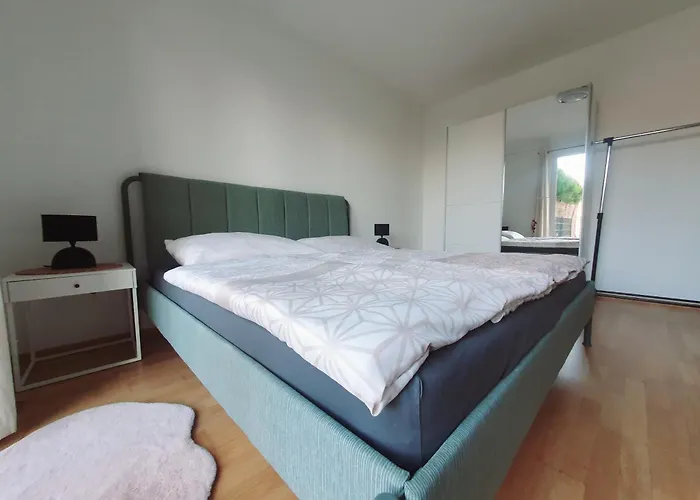 Near One Bedroom Cute Apartman Bécs